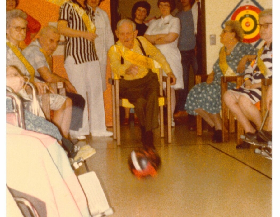 SC 1978 04 Bowling in Hallway 002